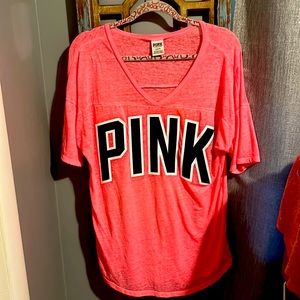 Pink Jersey style v neck tee 👚